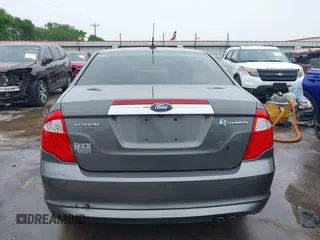 2012 Ford Fusion Hybrid z VIN 3FADP0L33CR289548, wystawiony jako IAAI lot #41905806 z przebiegiem 121 233 mil mil oraz . Historia ofert i sprzedaży dostępna na DreamBid. Obrazek 17.