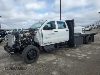 2023 Chevrolet Silverado 1500 with VIN 1HTKHPVM3PH723040, listed as a Copart auction lot 43317695 with 2,944 mi miles and Salvage Title. Bid and sale history available at DreamBid. Image 1.