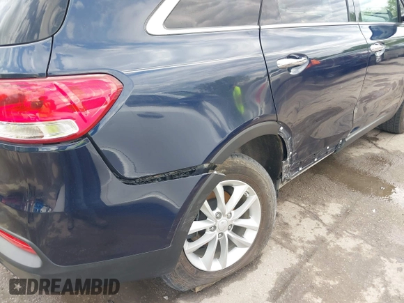2017 Kia Sorento LX z VIN 5XYPG4A3XHG287217, wystawiony jako IAAI lot #42067077 z przebiegiem 112 324 mil mil oraz . Historia ofert i sprzedaży dostępna na DreamBid. Obrazek 18.