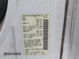 2013 Nissan NV Cargo SV z VIN 1N6BF0LY0DN104213, wystawiony jako IAAI lot #42254199 z przebiegiem 94 705 mil mil oraz . Historia ofert i sprzedaży dostępna na DreamBid. Obrazek 9.