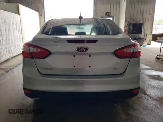 2014 Ford Focus SE with VIN 1FADP3F25EL250952, listed as a Copart auction lot 54406495 with 136,597 mi miles and Salvage Title. Bid and sale history available at carsss.com. Image 6.