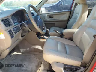 1999 Volvo S70 z VIN YV1LS53D4X1591564, wystawiony jako Copart lot #85582714 z przebiegiem 216 866 mil mil oraz Szkoda całkowita • Salvage title. Historia ofert i sprzedaży dostępna na DreamBid. Obrazek 7.