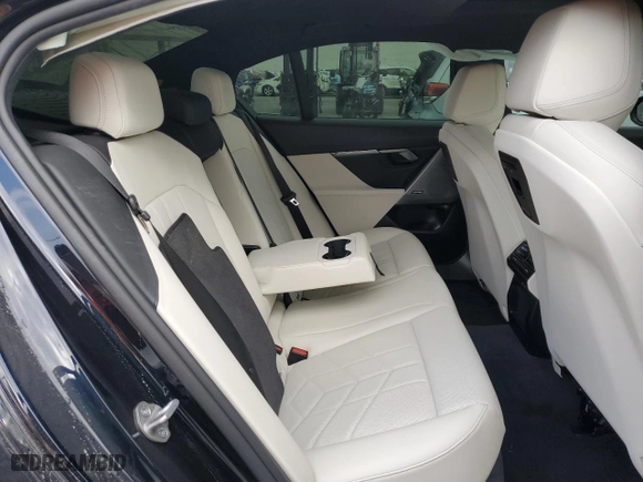 2024 BMW i5 eDrive40 with VIN WBY33FK03RCR93119, listed as a Copart auction lot 76124194 with 0 mi miles and Salvage Title. Bid and sale history available at carsss.com. Image 10.