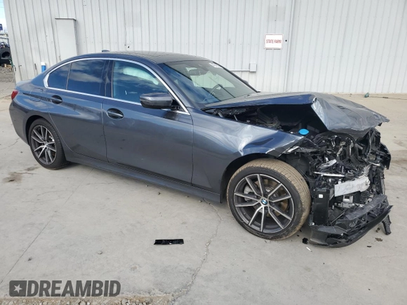 2022 BMW 3 Series 330i xDrive with VIN 3MW5R7J09N8C56232, listed as a Copart auction lot 47318825 with 31,339 mi miles and Salvage Title. Bid and sale history available at carsss.com. Image 4.
