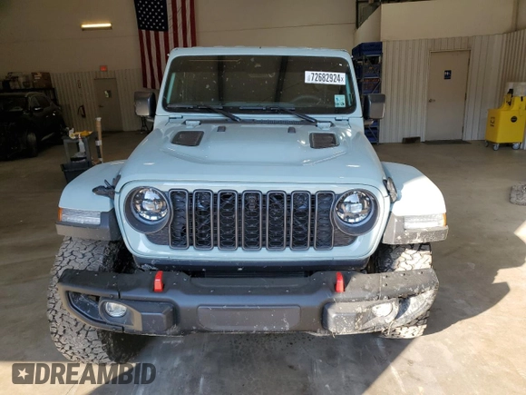 2024 Jeep Wrangler Rubicon X with VIN 1C4RJXFG5RW287542, listed as a Copart auction lot 72682924 with 5,792 mi miles and Salvage title. Bid and sale history available at DreamBid. Image 5.