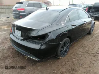 2018 Mercedes-Benz CLA 250 z VIN WDDSJ4GB2JN673922, wystawiony jako IAAI lot #41712055 z przebiegiem 73 670 mil mil oraz . Historia ofert i sprzedaży dostępna na DreamBid. Obrazek 4.