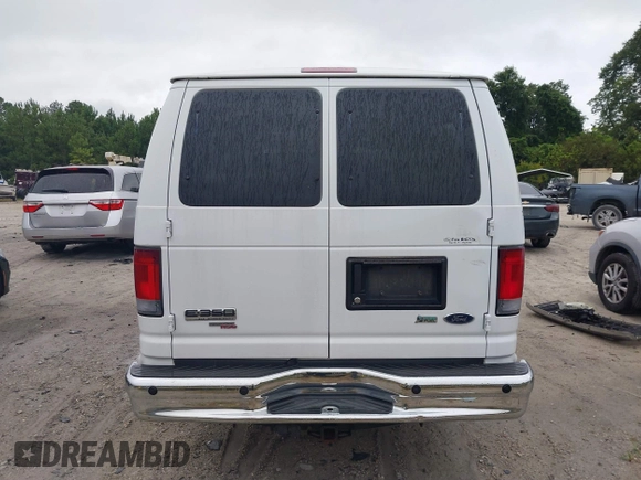 2010 Ford Econoline Passenger XL z VIN 1FBSS3BL6ADA87803, wystawiony jako IAAI lot #40281775 z przebiegiem 101 948 mil mil oraz . Historia ofert i sprzedaży dostępna na DreamBid. Obrazek 16.