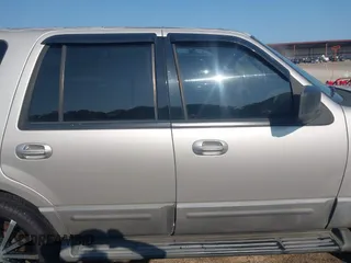 2005 Ford Expedition Special Service with VIN 1FMPU15575LA26271, listed as a IAAI auction lot 42378940 with 175,802 mi miles and . Bid and sale history available at DreamBid. Image 13.