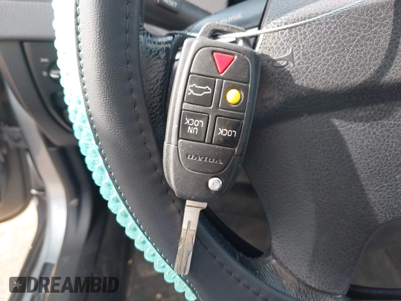 2011 Volvo XC90 I6 с VIN YV4952CY8B1574460, выставлен на аукционе IAAI как лот 42304333 с пробегом 194 600 миль миль и . История ставок и продаж доступна на DreamBid. Изображение 11.