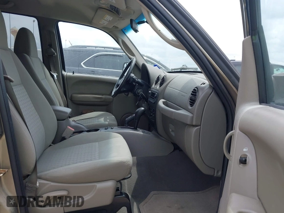 2007 Jeep Liberty Sport with VIN 1J8GL48K87W668941, listed as a IAAI auction lot 42118751 with 194,411 mi miles. Bid and sale history available at carsss.com. Image 5.