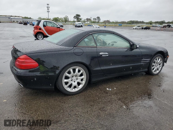 2005 Mercedes-Benz SL 500 z VIN WDBSK75FX5F101381, wystawiony jako Copart lot #57725655 z przebiegiem 45 705 mil mil oraz Szkoda całkowita • Salvage title. Historia ofert i sprzedaży dostępna na DreamBid. Obrazek 3.