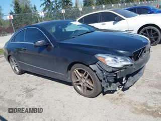 2014 Mercedes-Benz E 350 z VIN WDDKJ5KB8EF247908, wystawiony jako IAAI lot #41916727 z przebiegiem 179 762 mil mil oraz . Historia ofert i sprzedaży dostępna na DreamBid. Obrazek 1.