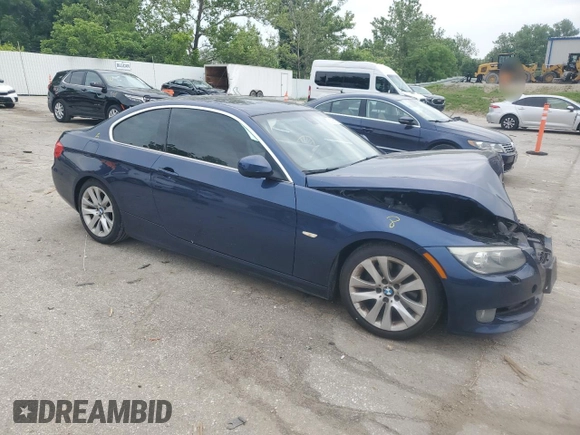 2012 BMW 3 Series 328i z VIN WBAKE3C55CE770542, wystawiony jako Copart lot #60290125 z przebiegiem 123 797 mil mil oraz Szkoda całkowita • Salvage title. Historia ofert i sprzedaży dostępna na DreamBid. Obrazek 4.