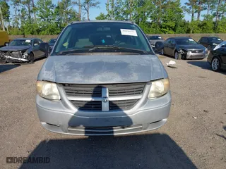 2005 Dodge Caravan SE with VIN 1D4GP24R95B426282, listed as a IAAI auction lot 42036352 with 231,183 mi miles. Bid and sale history available at carsss.com. Image 6.
