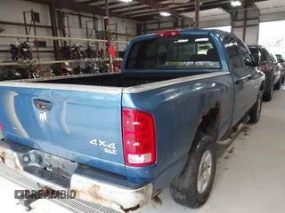 2005 Dodge 1500 SLT with VIN 1D7HU18D45S300274, listed as a IAAI auction lot 42138772 with 204,355 mi miles. Bid and sale history available at carsss.com. Image 4.