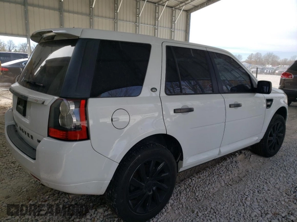 2012 Land Rover LR2 HSE with VIN SALFT2BN2CH293727, listed as a Copart auction lot 82298504 with Not Provided miles and Salvage Title. Bid and sale history available at DreamBid. Image 3.