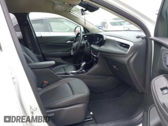 2024 Buick Encore GX Sport Touring with VIN KL4AMESL4RB121218, listed as a IAAI auction lot 42635432 with 31,216 mi miles and . Bid and sale history available at DreamBid. Image 5.