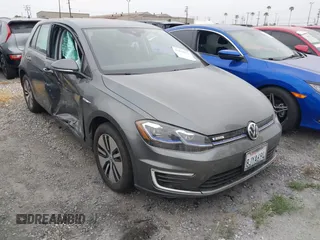 2019 Volkswagen Golf SEL Premium z VIN WVWPR7AU0KW911072, wystawiony jako IAAI lot #42028291 z przebiegiem 33 726 mil mil oraz . Historia ofert i sprzedaży dostępna na DreamBid. Obrazek 1.