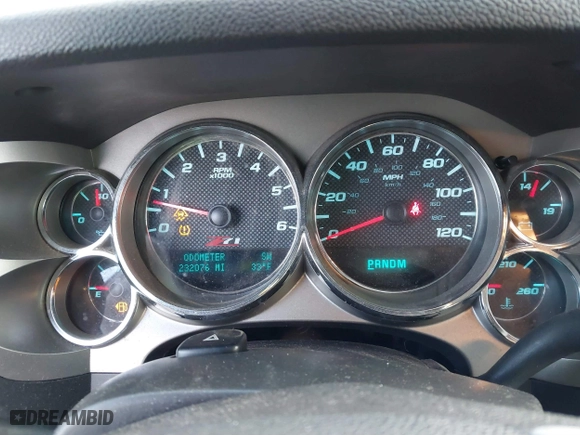 2010 Chevrolet Silverado 1500 LT with VIN 1GCSKSE33AZ121362, listed as a IAAI auction lot 41554626 with 232,076 mi miles. Bid and sale history available at carsss.com. Image 7.