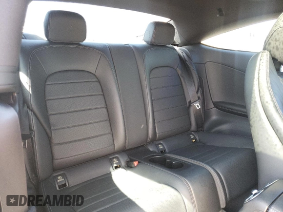 2018 Mercedes-Benz C 300 z VIN WDDWJ4KB0JF633700, wystawiony jako Copart lot #48311415 z przebiegiem 137 107 mil mil oraz Szkoda całkowita • Salvage title. Historia ofert i sprzedaży dostępna na DreamBid. Obrazek 10.