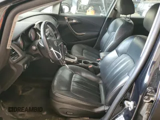2013 Buick Verano Group z VIN 1G4PS5SK9D4240162, wystawiony jako Copart lot #62963885 z przebiegiem 112 120 mil mil oraz Czysty tytuł • Clean title. Historia ofert i sprzedaży dostępna na DreamBid. Obrazek 7.