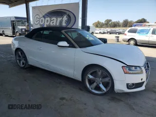 2011 Audi A5 Premium Plus z VIN WAUJFAFH0BN009645, wystawiony jako Copart lot #54074215 z przebiegiem 81 632 mil mil oraz Szkoda całkowita • Salvage title. Historia ofert i sprzedaży dostępna na DreamBid. Obrazek 4.