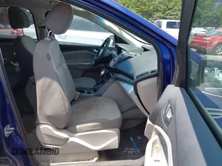 2014 Ford Escape SE z VIN 1FMCU9GX6EUD67330, wystawiony jako IAAI lot #42705724 z przebiegiem 171 996 mil mil oraz . Historia ofert i sprzedaży dostępna na DreamBid. Obrazek 5.