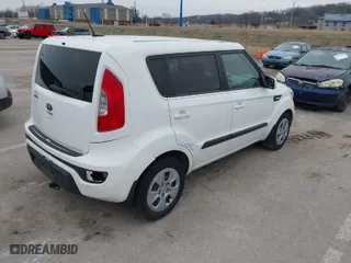 2013 Kia Soul with VIN KNDJT2A52D7760848, listed as a IAAI auction lot 41725964 with 1 mi miles. Bid and sale history available at carsss.com. Image 4.
