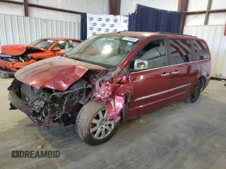 2011 Chrysler Town & Country Touring L z VIN 2A4RR8DG8BR679926, wystawiony jako Copart lot #50766645 z przebiegiem 234 764 mil mil oraz Szkoda całkowita • Salvage title. Historia ofert i sprzedaży dostępna na DreamBid. Obrazek 1.
