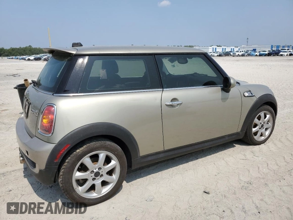 2007 MINI Hardtop S z VIN WMWMF73587TL83630, wystawiony jako Copart lot #59423765 z przebiegiem 129 066 mil mil oraz Czysty tytuł • Clean title. Historia ofert i sprzedaży dostępna na DreamBid. Obrazek 3.