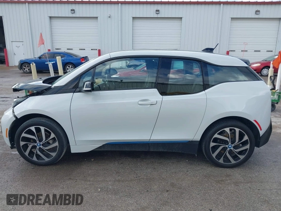 2016 BMW i3 z VIN WBY1Z2C57GV556766, wystawiony jako IAAI lot #41909815 z przebiegiem 51 291 mil mil oraz . Historia ofert i sprzedaży dostępna na DreamBid. Obrazek 15.
