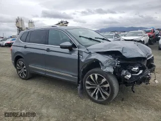2018 Volkswagen Tiguan SEL Premium with VIN 3VV5B7AX4JM159172, listed as a Copart auction lot 48874595 with 26,215 mi miles and Salvage Title. Bid and sale history available at carsss.com. Image 4.