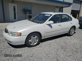 2000 Nissan Altima XE z VIN 1N4DL01D7YC190776, wystawiony jako Copart lot #53376635 z przebiegiem 211 582 mil mil oraz Szkoda całkowita • Salvage title. Historia ofert i sprzedaży dostępna na DreamBid. Obrazek 1.