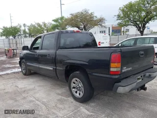 2007 GMC Sierra 1500 Classic SL with VIN 2GTEC13V571163641, listed as a IAAI auction lot 41766795 with 194,582 mi miles. Bid and sale history available at carsss.com. Image 3.