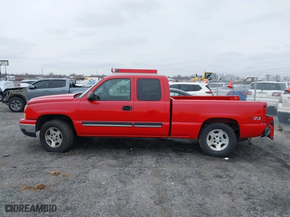 2006 Chevrolet Silverado 1500 LT2 with VIN 1GCEK19B06Z140810, listed as a IAAI auction lot 41564712 with 352,233 mi miles. Bid and sale history available at carsss.com. Image 14.