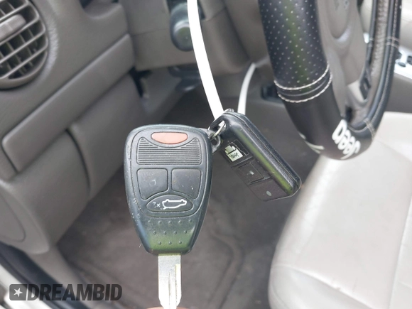 2005 Jeep Liberty Limited with VIN 1J4GL58K35W693637, listed as a IAAI auction lot 42515249 with Not provided miles and . Bid and sale history available at DreamBid. Image 11.