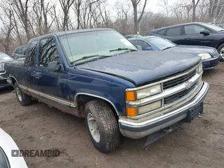 1998 Chevrolet Silverado 1500 with VIN 2GCEC19R0W1116302, listed as a IAAI auction lot 41558346 with 282,870 mi miles and . Bid and sale history available at DreamBid. Image 1.