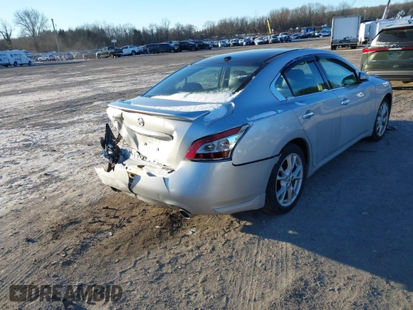 2014 Nissan Maxima SV z VIN 1N4AA5AP7EC442330, wystawiony jako IAAI lot #41288761 z przebiegiem 107 476 mil mil oraz . Historia ofert i sprzedaży dostępna na DreamBid. Obrazek 4.