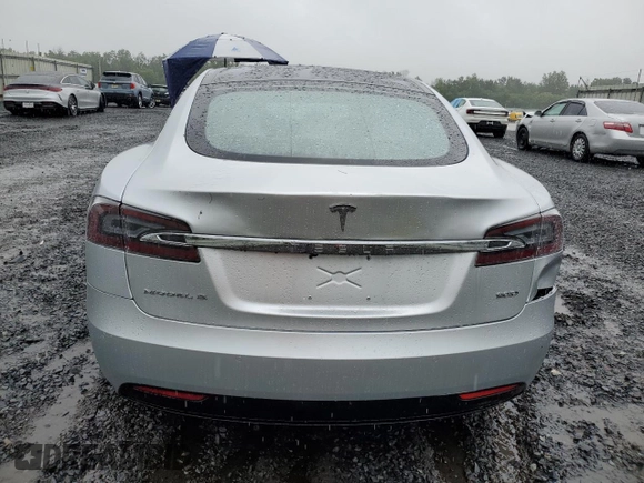 2017 Tesla Model S 100D with VIN 5YJSA1E20HF190126, listed as a Copart auction lot 60087655 with 42,025 mi miles and Salvage title. Bid and sale history available at DreamBid. Image 6.