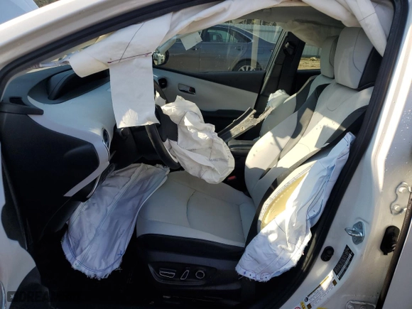 2017 Toyota Prius Two with VIN JTDKARFU7H3049016, listed as a Copart auction lot 46653295 with 61,106 mi miles and Salvage Title. Bid and sale history available at carsss.com. Image 7.