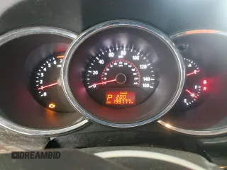 2011 Kia Sorento LX z VIN 5XYKT4A12BG161445, wystawiony jako Copart lot #56348755 z przebiegiem 199 777 mil mil oraz Szkoda całkowita • Salvage title. Historia ofert i sprzedaży dostępna na DreamBid. Obrazek 9.