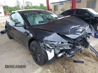 2025 Tesla Model 3 Long Range с VIN 5YJ3E1EAXSF905176, выставлен на аукционе IAAI как лот 42442122 с пробегом 4 703 миль миль и . История ставок и продаж доступна на DreamBid. Изображение 1.