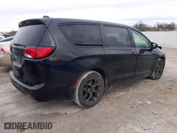 2019 Chrysler Pacifica Touring Plus z VIN 2C4RC1FG8KR706179, wystawiony jako Copart lot #44922065 z przebiegiem 66 083 mil mil oraz Szkoda całkowita • Salvage title. Historia ofert i sprzedaży dostępna na DreamBid. Obrazek 3.