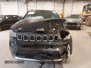2024 Jeep Compass Limited с VIN 3C4NJDCN4RT582766, выставлен на аукционе IAAI как лот 41909782 с пробегом 13 134 миль миль и . История ставок и продаж доступна на DreamBid. Изображение 12.