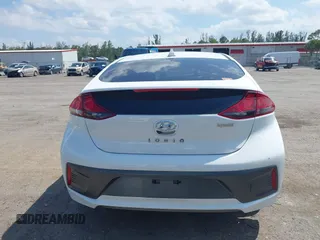 2022 Hyundai Ioniq SE z VIN KMHC75LC1NU282432, wystawiony jako IAAI lot #42060104 z przebiegiem 35 700 mil mil oraz . Historia ofert i sprzedaży dostępna na DreamBid. Obrazek 17.