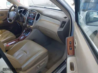2006 Toyota Highlander w/3rd Row with VIN JTEDP21A360101571, listed as a IAAI auction lot 42019659 with 321,728 mi miles. Bid and sale history available at carsss.com. Image 5.