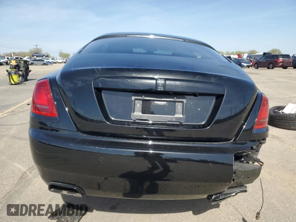 2015 Rolls-Royce Wraith z VIN SCA665C5XFUX85293, wystawiony jako Copart lot #52732885 z przebiegiem 10 359 mil mil oraz Szkody całkowita. Historia ofert i sprzedaży dostępna na DreamBid. Obrazek 6.
