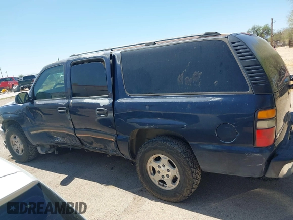 2005 Chevrolet Suburban LS z VIN 1GNEC16Z15J211046, wystawiony jako IAAI lot #42453120 z przebiegiem Nie podano mil oraz . Historia ofert i sprzedaży dostępna na DreamBid. Obrazek 14.