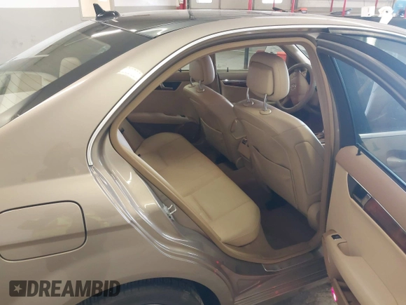 2008 Mercedes-Benz C-Class 3.0L Sport with VIN WDDGF81X18F076882, listed as a IAAI auction lot 41994510 with 163,938 mi miles. Bid and sale history available at carsss.com. Image 8.