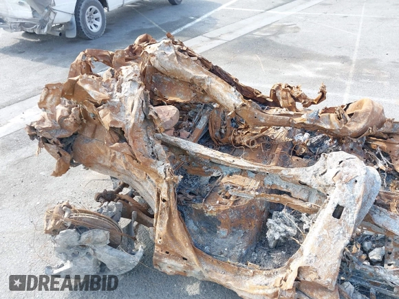 2024 Volvo XC40 Plus z VIN YV4ER3XL4R2263975, wystawiony jako IAAI lot #42098379 z przebiegiem Nie podano mil oraz . Historia ofert i sprzedaży dostępna na DreamBid. Obrazek 7.